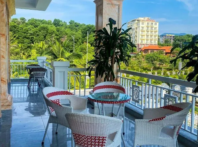 Phuong Hoang - Be Boi, Phong Karaoke, San Pickleball, Xe Dia Hinh, Xe Dap Doi Hotel Hạ Long