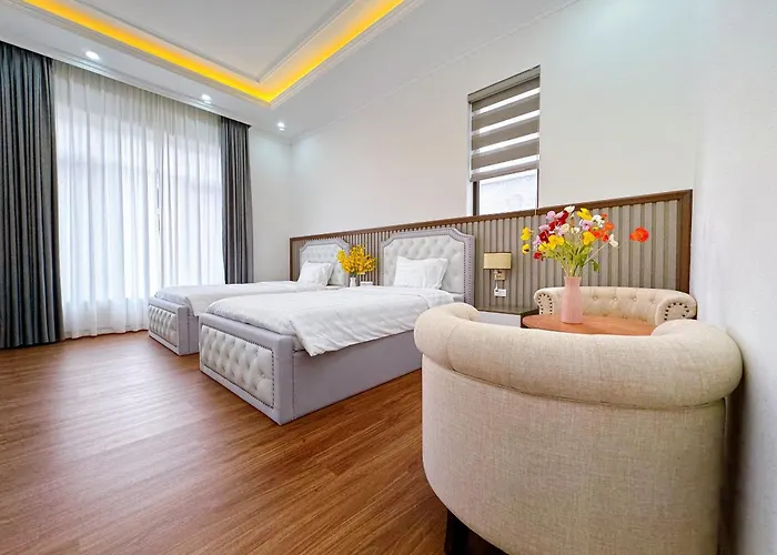 Hotel Phuong Hoang - Be Boi, Phong Karaoke, San Pickleball, Xe Dia Hinh, Xe Dap Doi Hạ Long