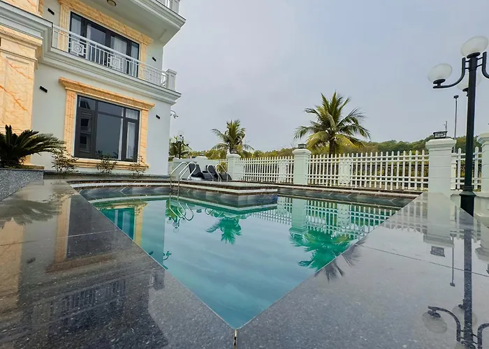 Hotel Phuong Hoang - Be Boi, Phong Karaoke, San Pickleball, Xe Dia Hinh, Xe Dap Doi Hạ Long