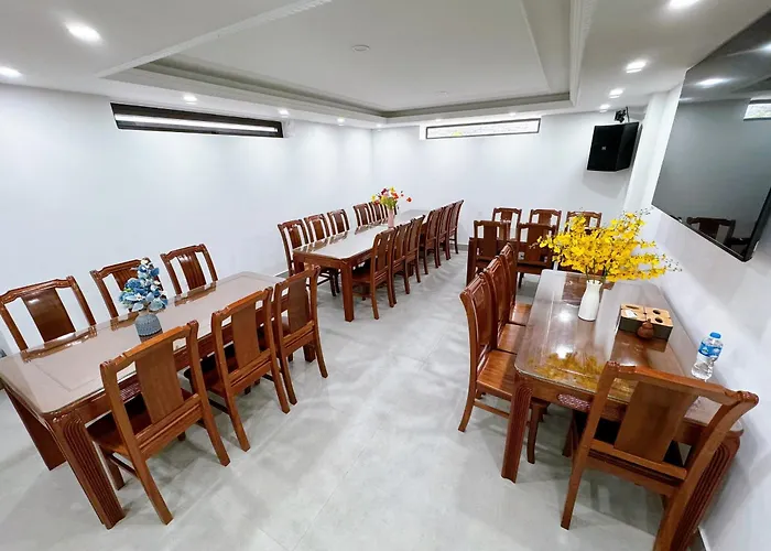 Hotel Phuong Hoang - Be Boi, Phong Karaoke, San Pickleball, Xe Dia Hinh, Xe Dap Doi