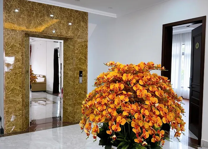 Hotel Phuong Hoang - Be Boi, Phong Karaoke, San Pickleball, Xe Dia Hinh, Xe Dap Doi *
