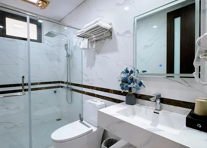Hotel Phuong Hoang - Be Boi, Phong Karaoke, San Pickleball, Xe Dia Hinh, Xe Dap Doi