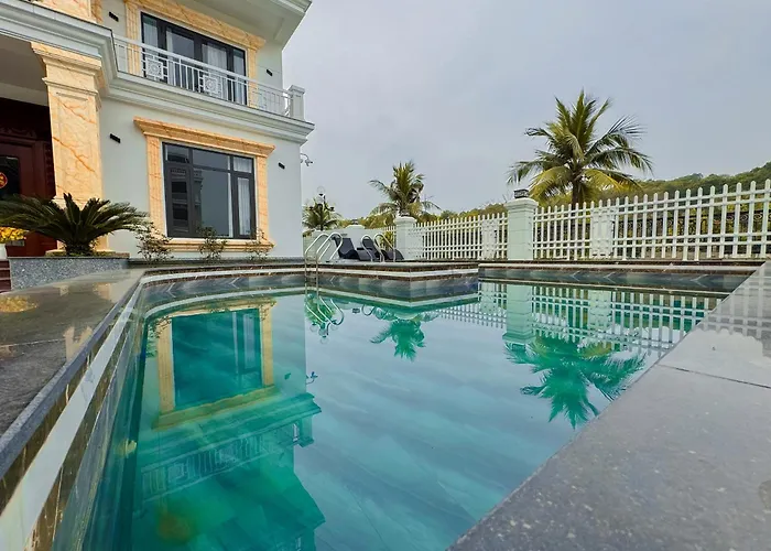 Hotel Phuong Hoang - Be Boi, Phong Karaoke, San Pickleball, Xe Dia Hinh, Xe Dap Doi *