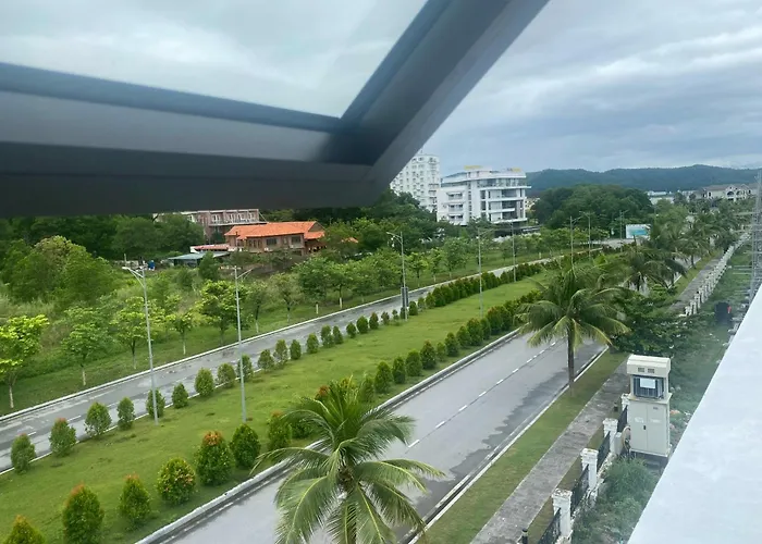 Phuong Hoang - Be Boi, Phong Karaoke, San Pickleball, Xe Dia Hinh, Xe Dap Doi Hạ Long