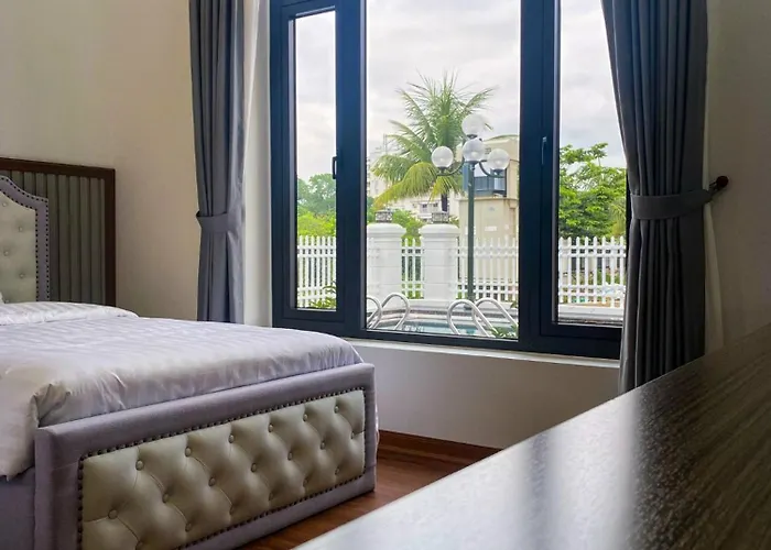 Hotel Phuong Hoang - Be Boi, Phong Karaoke, San Pickleball, Xe Dia Hinh, Xe Dap Doi